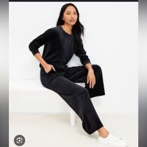 Lou & grey velvety pants size medium